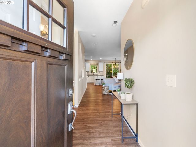 13143 Sw BRIANNE Way, Portland, OR 97223