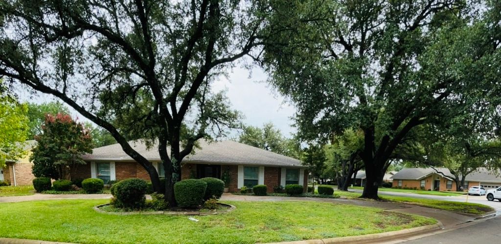 2110 Juanita Drive, Arlington, TX 76013