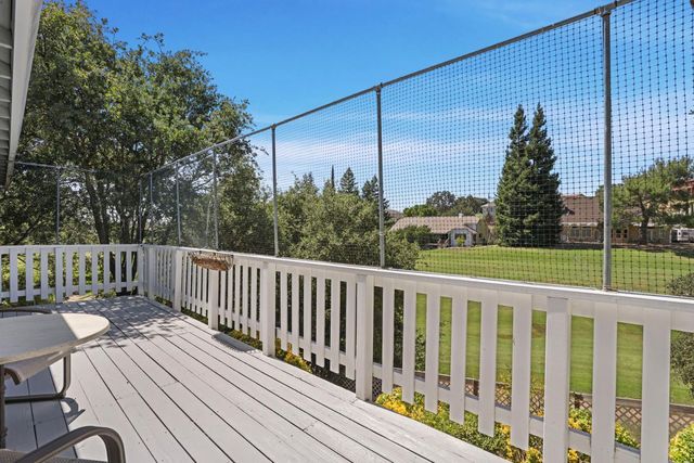 556 Blue Herron Ct, Valley Springs, CA 95252