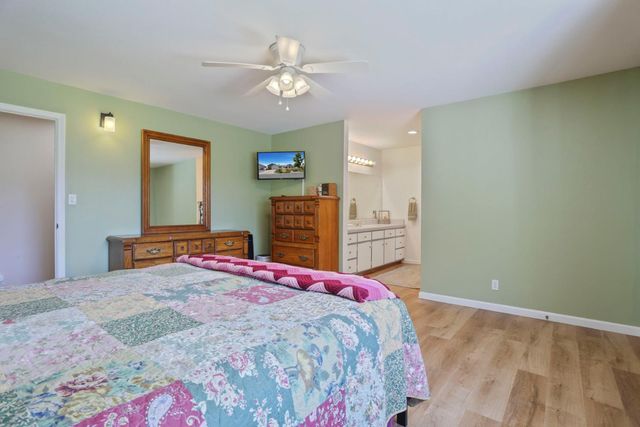 556 Blue Herron Ct, Valley Springs, CA 95252