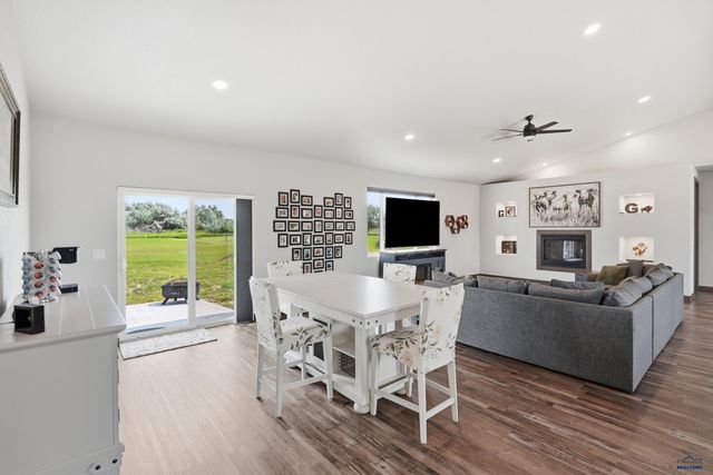6242 GREENFIELD DR, Rapid City, SD 57703
