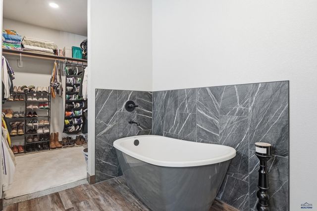 6242 GREENFIELD DR, Rapid City, SD 57703