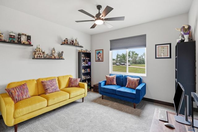 6242 GREENFIELD DR, Rapid City, SD 57703