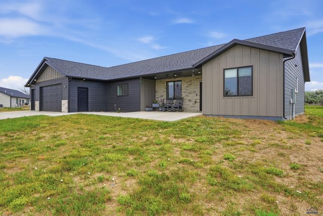 6242 GREENFIELD DR, Rapid City, SD 57703