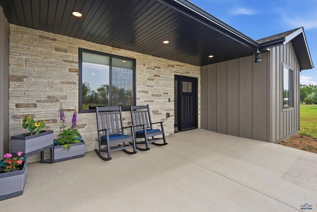 6242 GREENFIELD DR, Rapid City, SD 57703