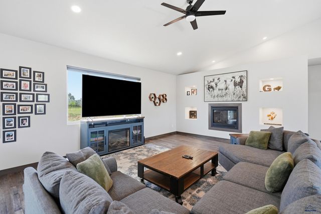 6242 GREENFIELD DR, Rapid City, SD 57703