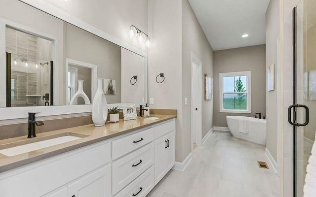 3808 W 187th Street, Overland Park, KS 66085