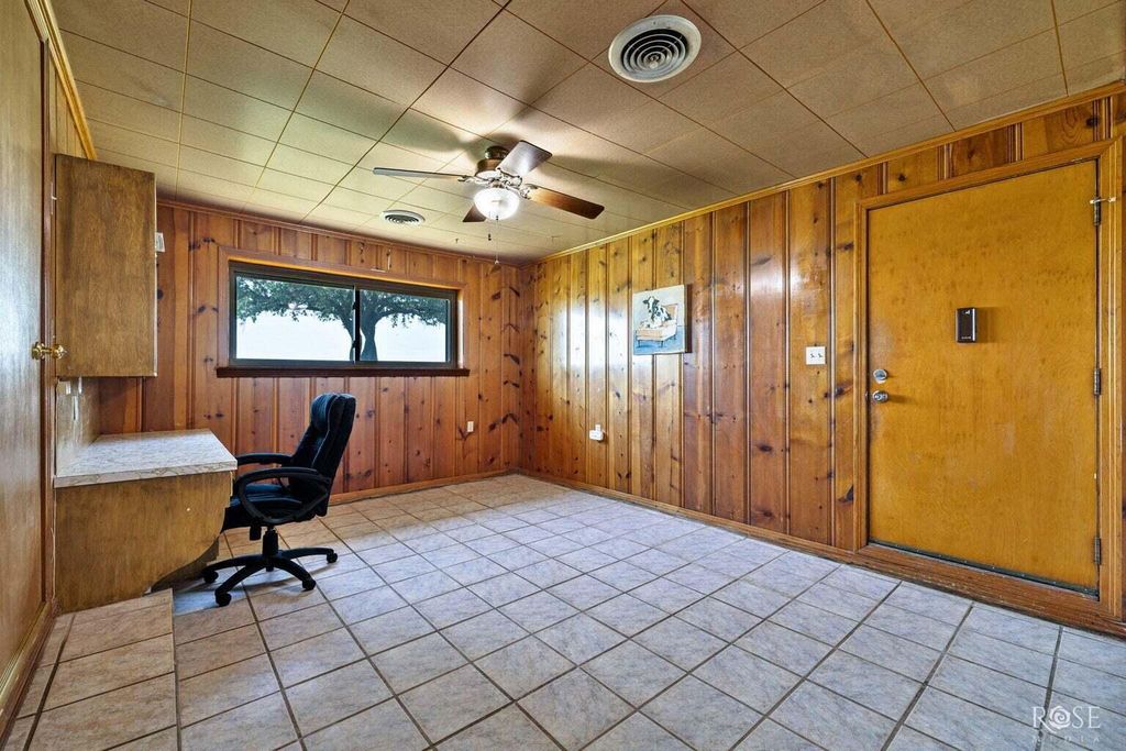 Image 20 of property listing at 12326 E Veribest Road, Miles, TX 76861