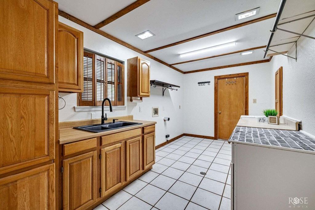 Image 40 of property listing at 12326 E Veribest Road, Miles, TX 76861