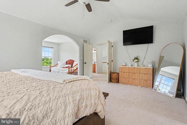 2885 FAGLEYSVILLE RD, Gilbertsville, PA 19525
