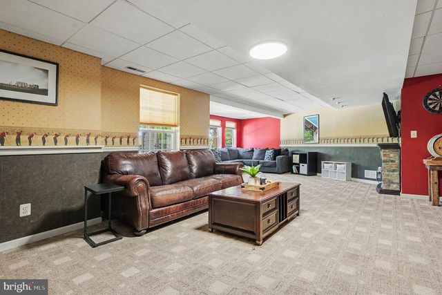 2885 FAGLEYSVILLE RD, Gilbertsville, PA 19525