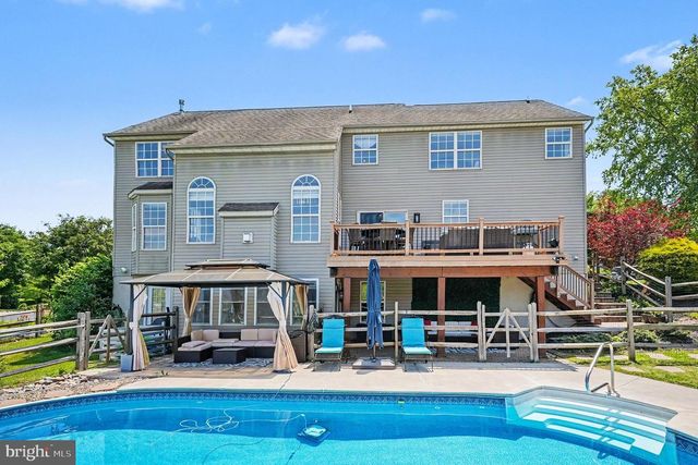 2885 FAGLEYSVILLE RD, Gilbertsville, PA 19525