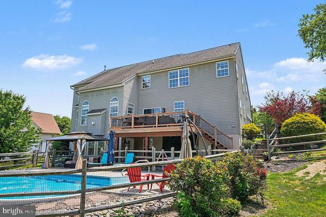2885 FAGLEYSVILLE RD, Gilbertsville, PA 19525
