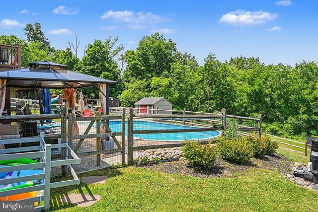 2885 FAGLEYSVILLE RD, Gilbertsville, PA 19525