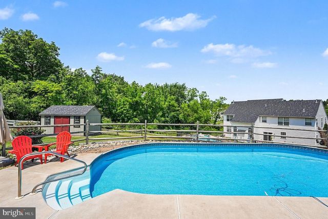 2885 FAGLEYSVILLE RD, Gilbertsville, PA 19525