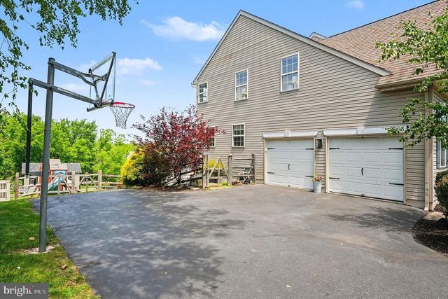 2885 FAGLEYSVILLE RD, Gilbertsville, PA 19525