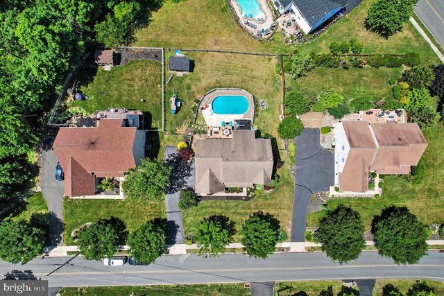 2885 FAGLEYSVILLE RD, Gilbertsville, PA 19525