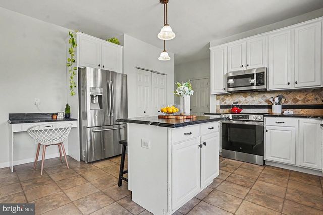 2885 FAGLEYSVILLE RD, Gilbertsville, PA 19525