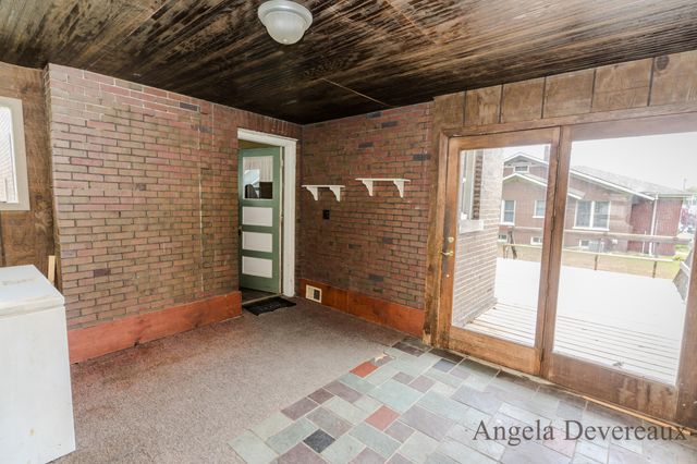 110 E Main Street, Edmore, MI 48829
