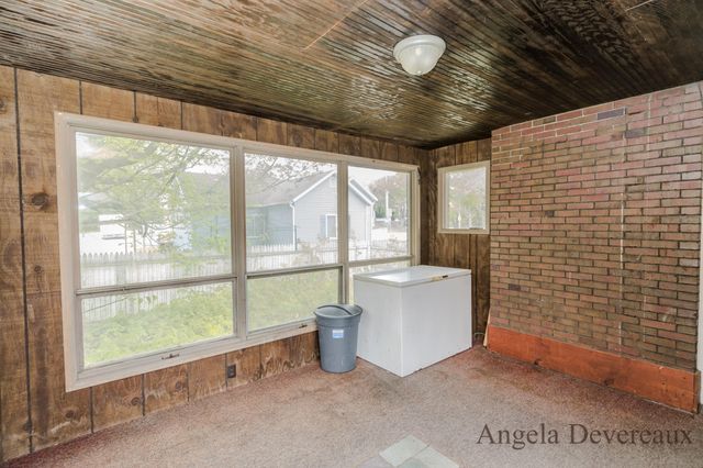 110 E Main Street, Edmore, MI 48829