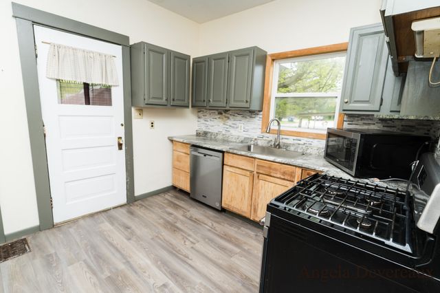 110 E Main Street, Edmore, MI 48829