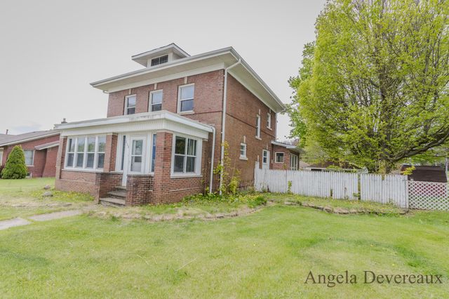 110 E Main Street, Edmore, MI 48829