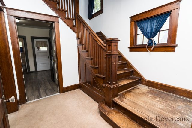 110 E Main Street, Edmore, MI 48829