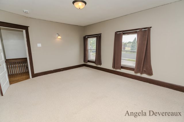 110 E Main Street, Edmore, MI 48829