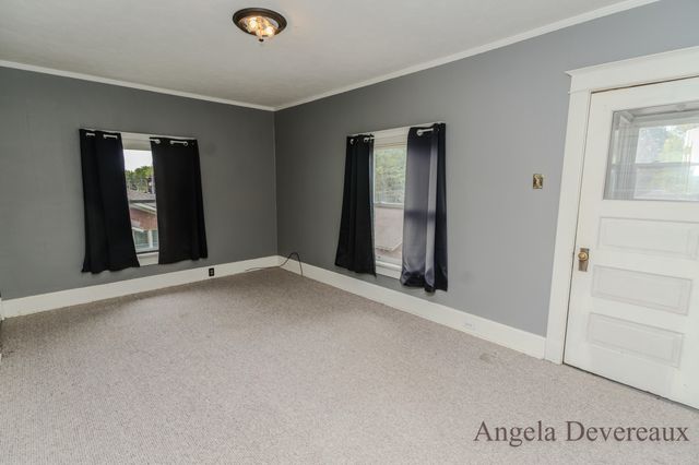 110 E Main Street, Edmore, MI 48829