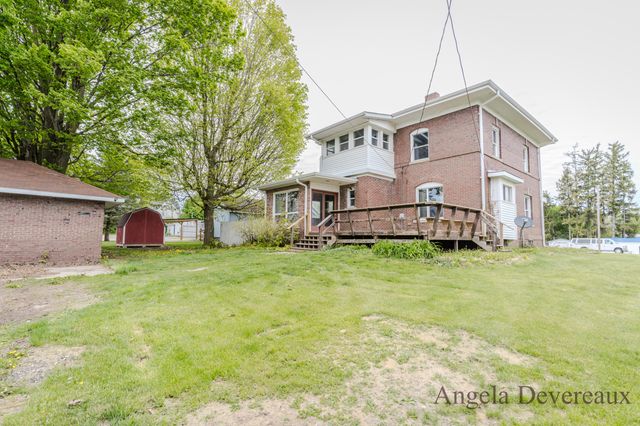 110 E Main Street, Edmore, MI 48829