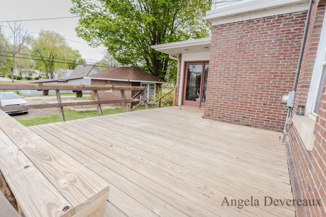110 E Main Street, Edmore, MI 48829