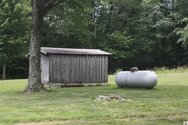 779 State Route 564, Mayfield, KY 42066