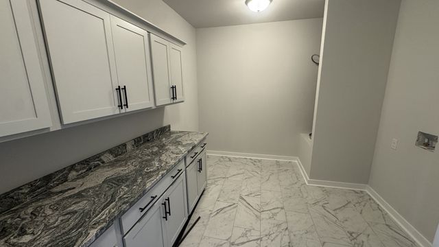 482 W Foxrun, Springfield, TN 37172