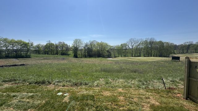 482 W Foxrun, Springfield, TN 37172