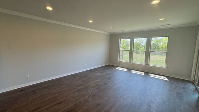 482 W Foxrun, Springfield, TN 37172