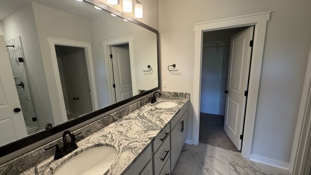 482 W Foxrun, Springfield, TN 37172