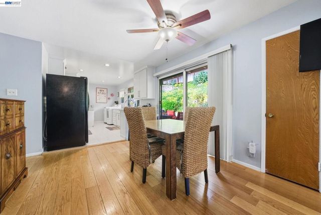 10000 Sigourney Ave, Oakland, CA 94605