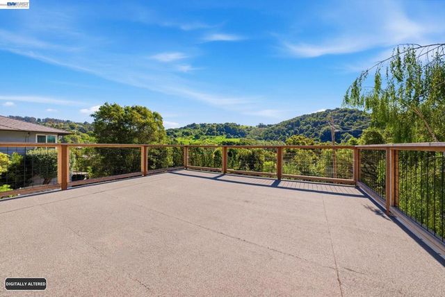 10000 Sigourney Ave, Oakland, CA 94605