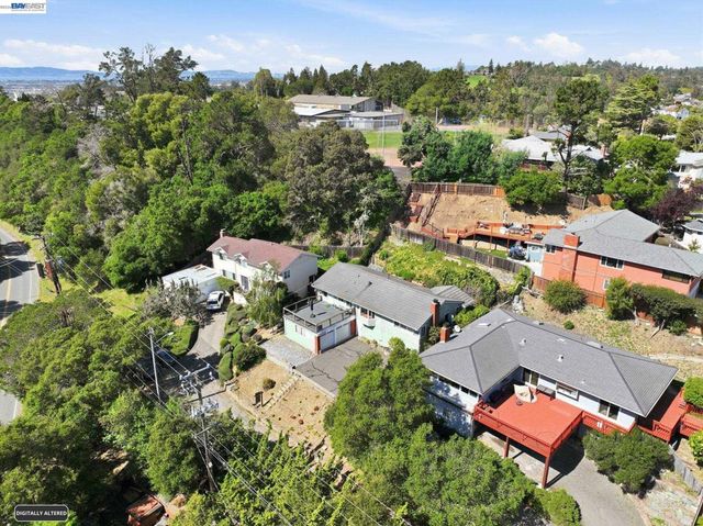 10000 Sigourney Ave, Oakland, CA 94605