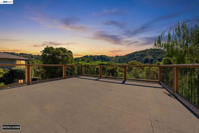 10000 Sigourney Ave, Oakland, CA 94605