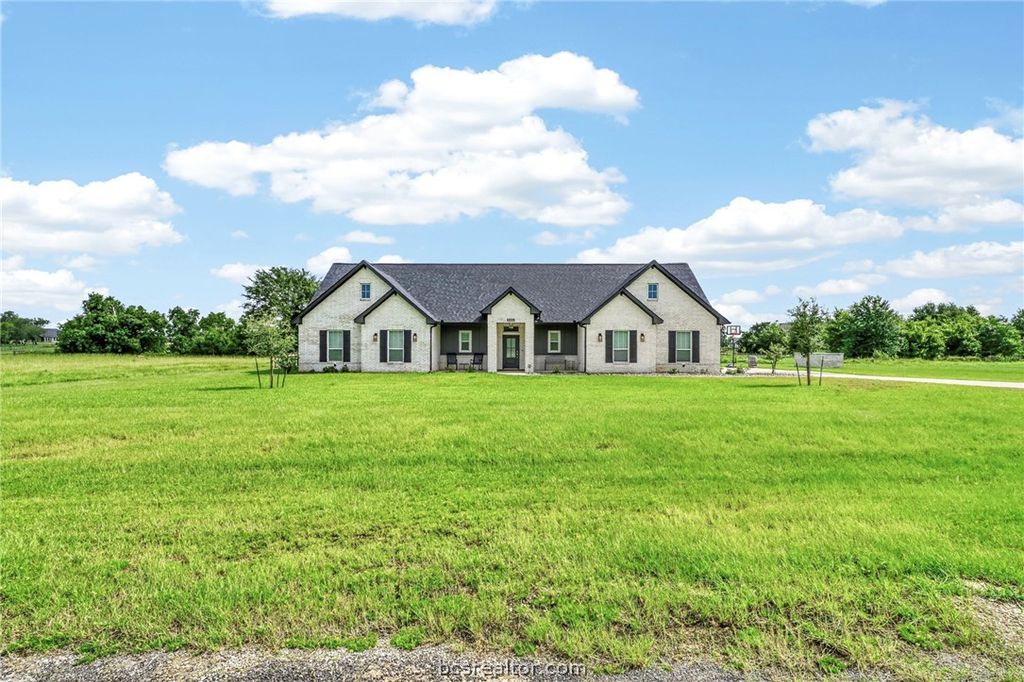 10104 Crown Point, Iola, TX 77861 — photo 3