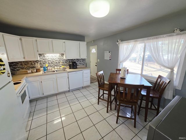 3225 Pipers Glen Drive, Lafayette, IN 47909