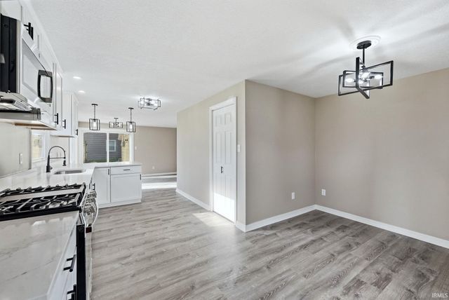 2028 Forest Valley Drive, Fort Wayne, IN 46815