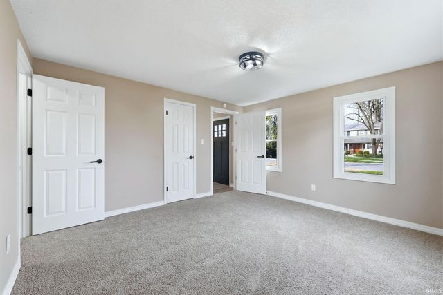 2028 Forest Valley Drive, Fort Wayne, IN 46815