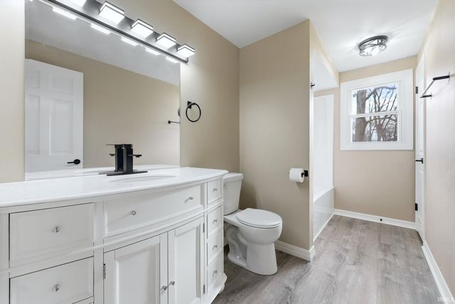 2028 Forest Valley Drive, Fort Wayne, IN 46815