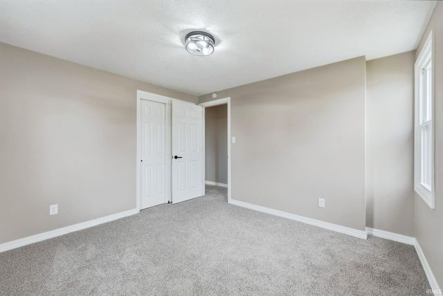 2028 Forest Valley Drive, Fort Wayne, IN 46815