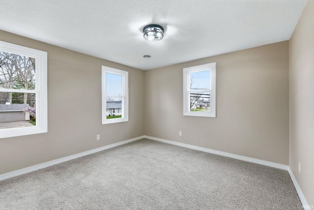 2028 Forest Valley Drive, Fort Wayne, IN 46815