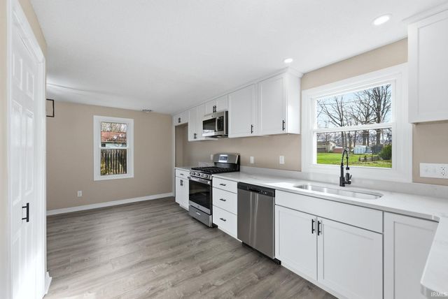 2028 Forest Valley Drive, Fort Wayne, IN 46815