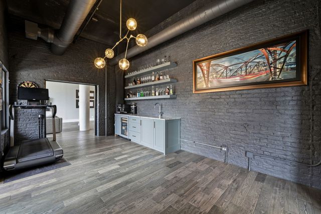 1000 W Washington Boulevard 406, Chicago, IL 60607