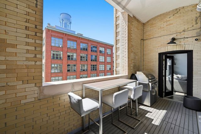 1000 W Washington Boulevard 406, Chicago, IL 60607